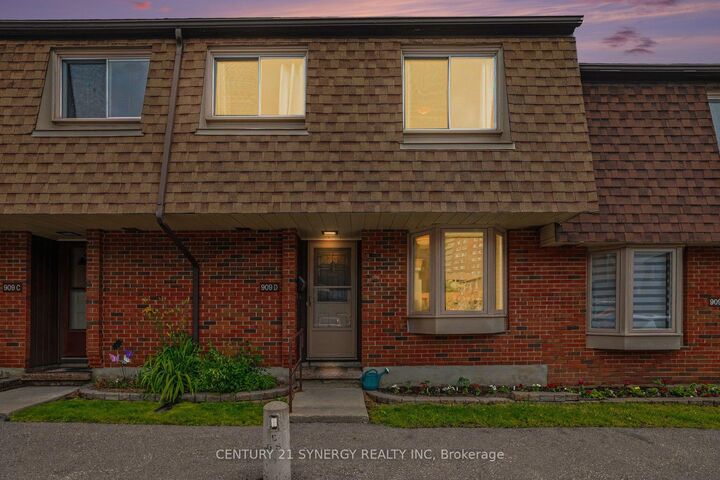 Property Photo: 909D Elmsmere Road ON K1J 8G4