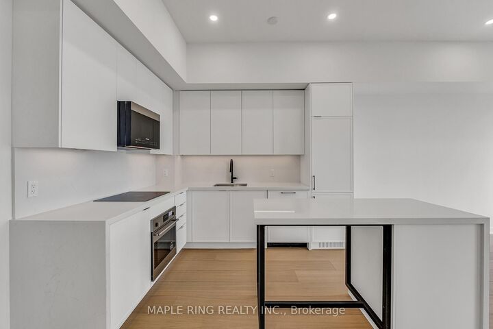 Property Photo: 498 Caldari Road 3006 ON L4K 0R6
