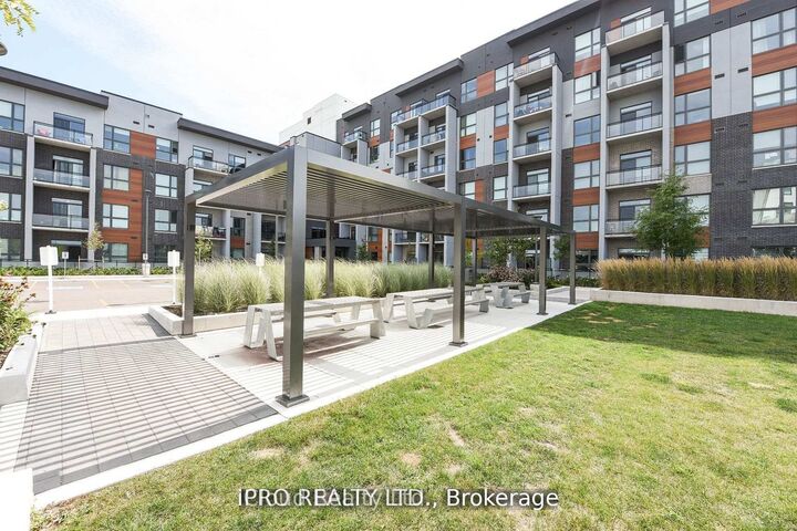 95 Dundas St W Street 004 — photo 1
