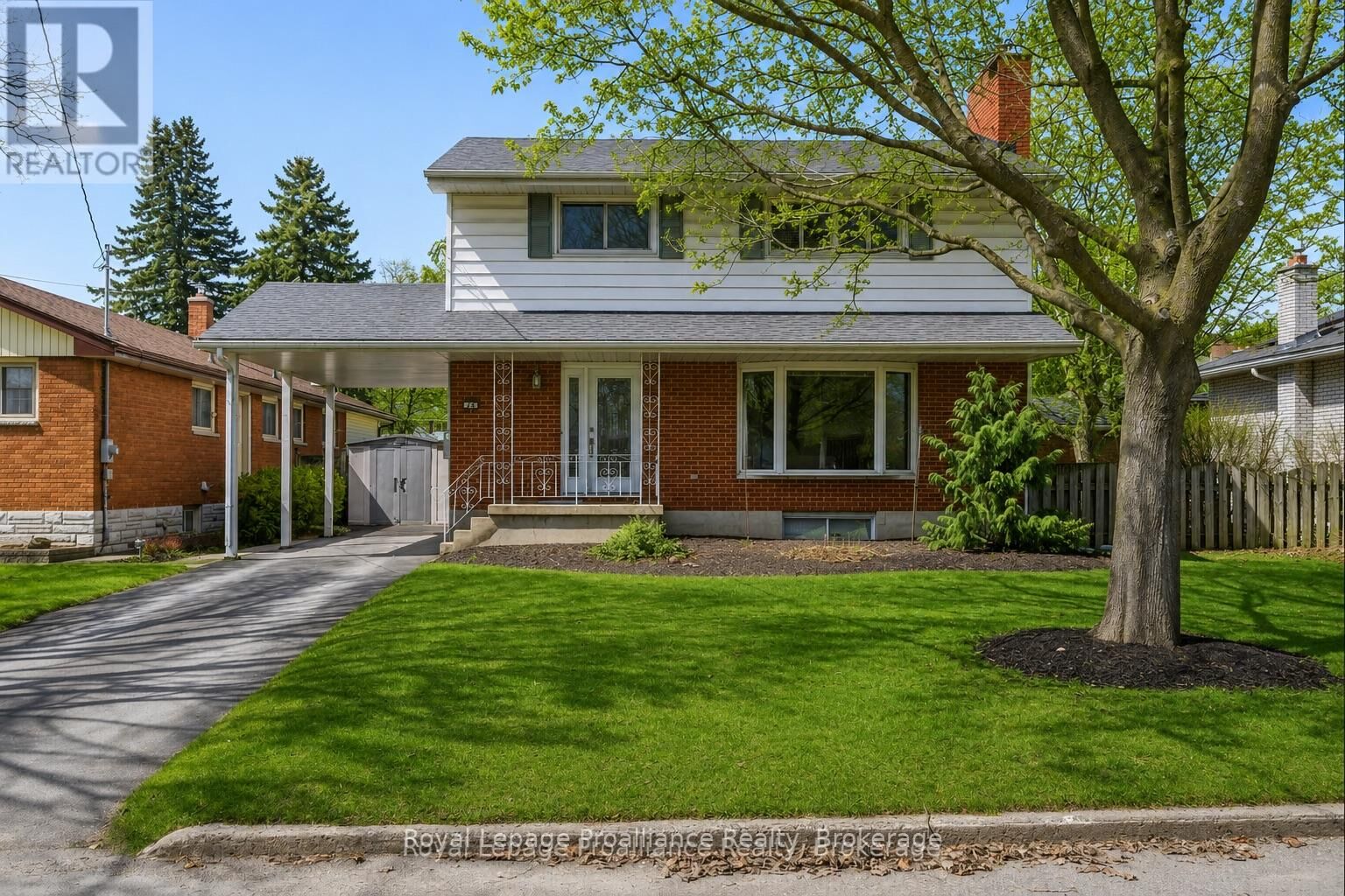 Property Photo: 49 Plaza Square ON K8N 4J2