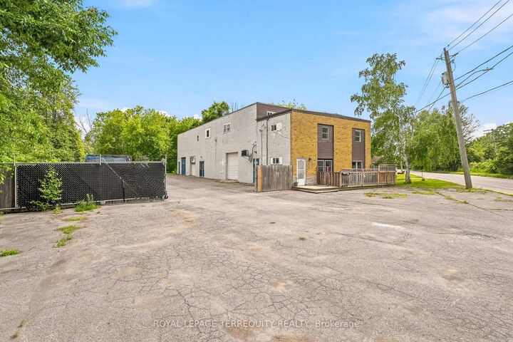 Property Photo: 177 W Davis Street ON K8V 5Z5