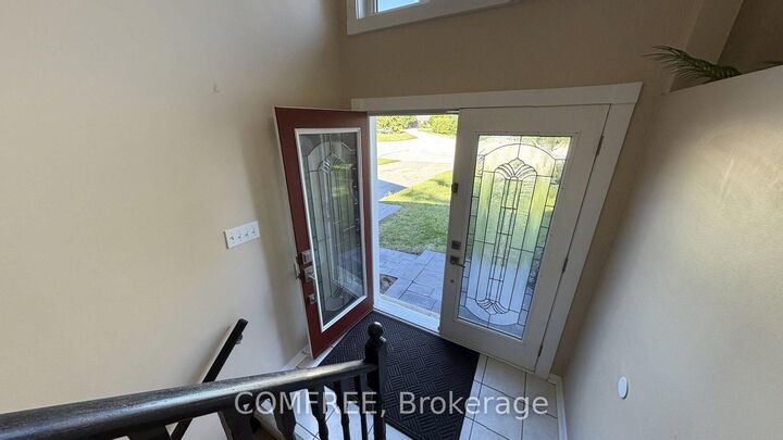 Property Photo: 9 Birdie Court ON L9Z 1C1