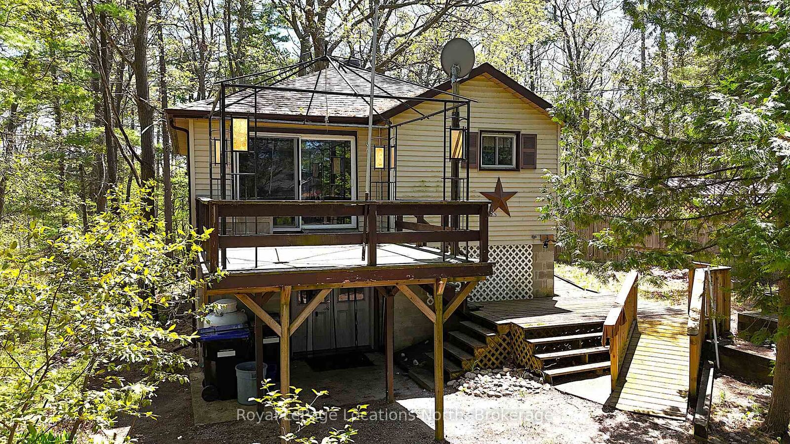 Property Photo: 25 Balmoral Avenue ON L0L 1P1