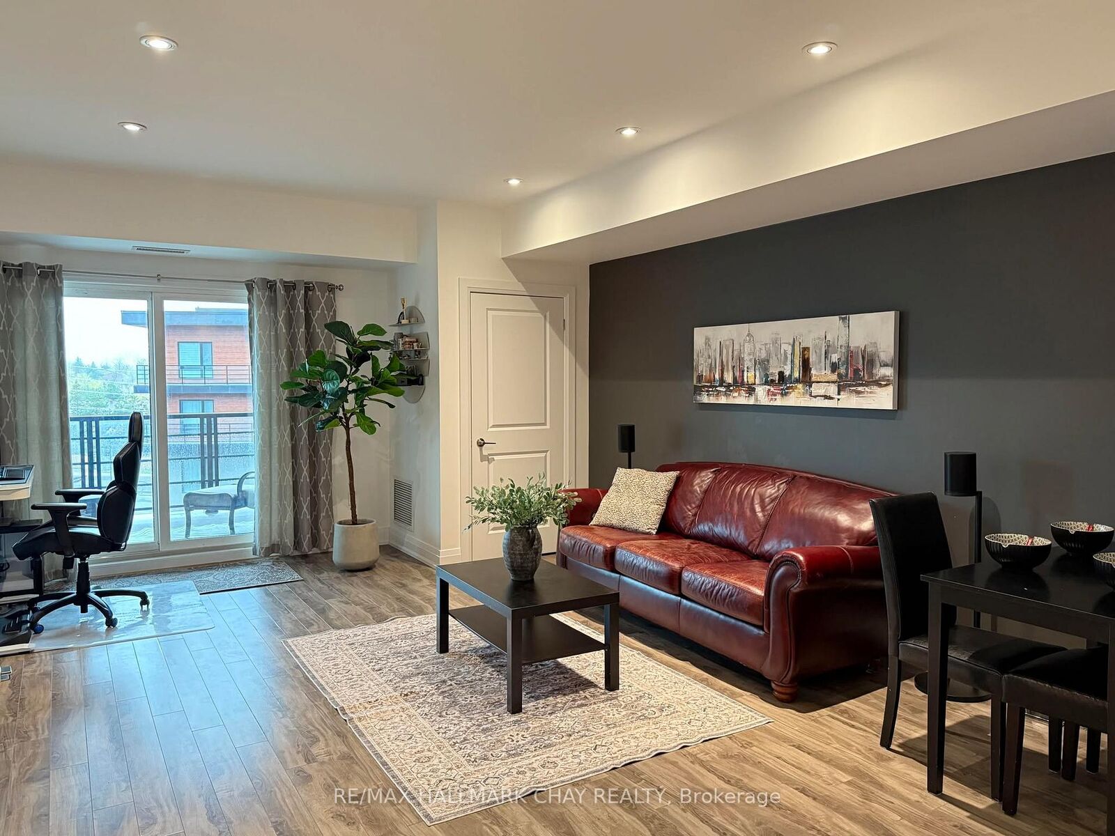Property Photo: 302 Essa Road 505 ON L9J 0H3