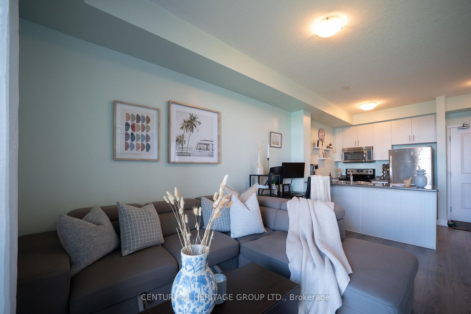 Photo de la propriété: 35 Southshore Crescent 301 ON L8E 0J2