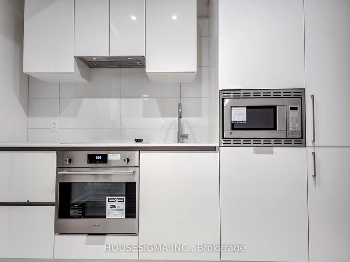 Property Photo:  121 St. Patrick Street 313  ON M5T 0B8 