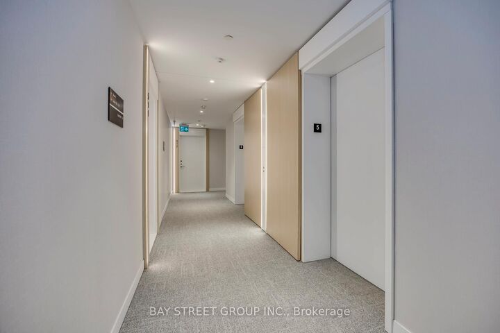 Property Photo:  251 Masonry Way 510  ON L5H 0B3 