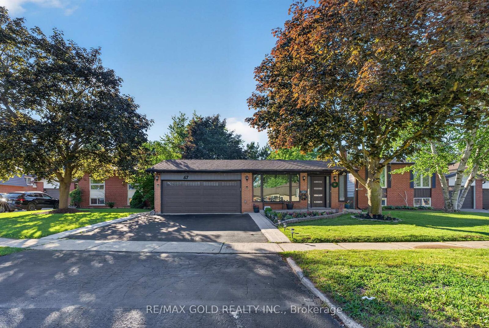 Property Photo: 63 Morgandale Crescent ON L9W 3C6