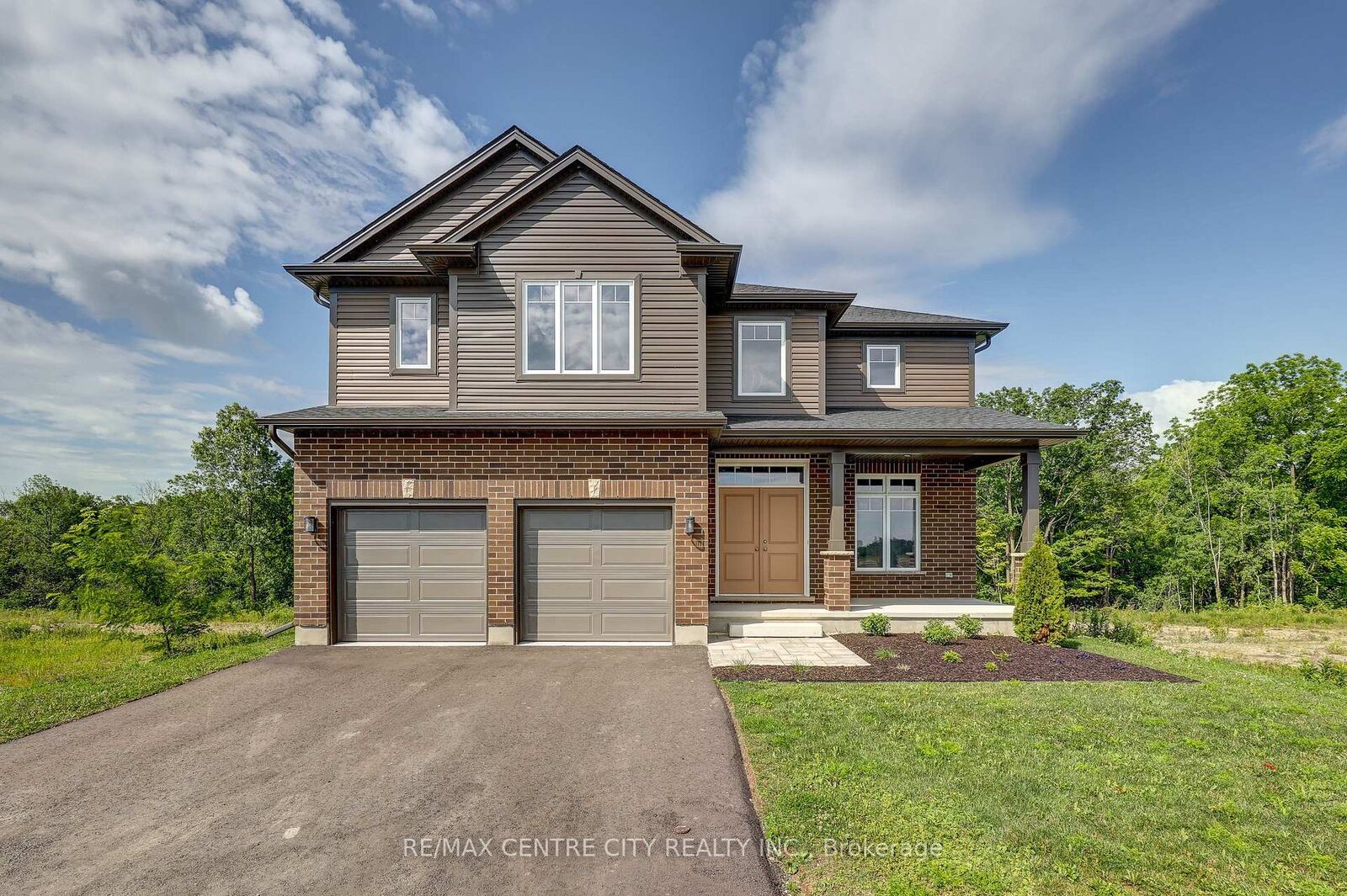 Property Photo: 58 Aspen Parkway ON N5H 3H7
