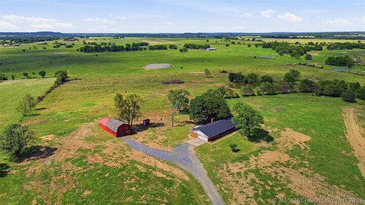 Property Photo: 9900 W Chimney Mountain Road OK 74401