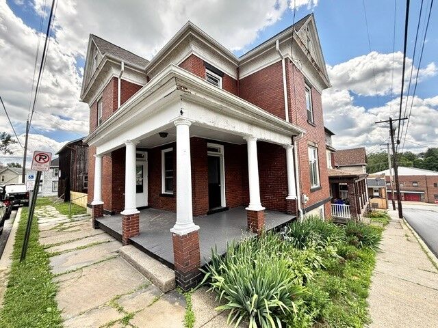 Property Photo: 18 Observatory St PA 15665