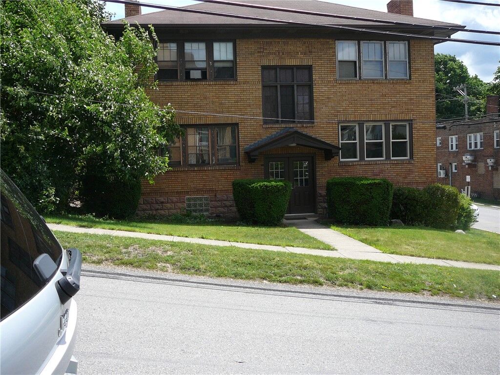 Property Photo:  25 Stanford 2  PA 15229 