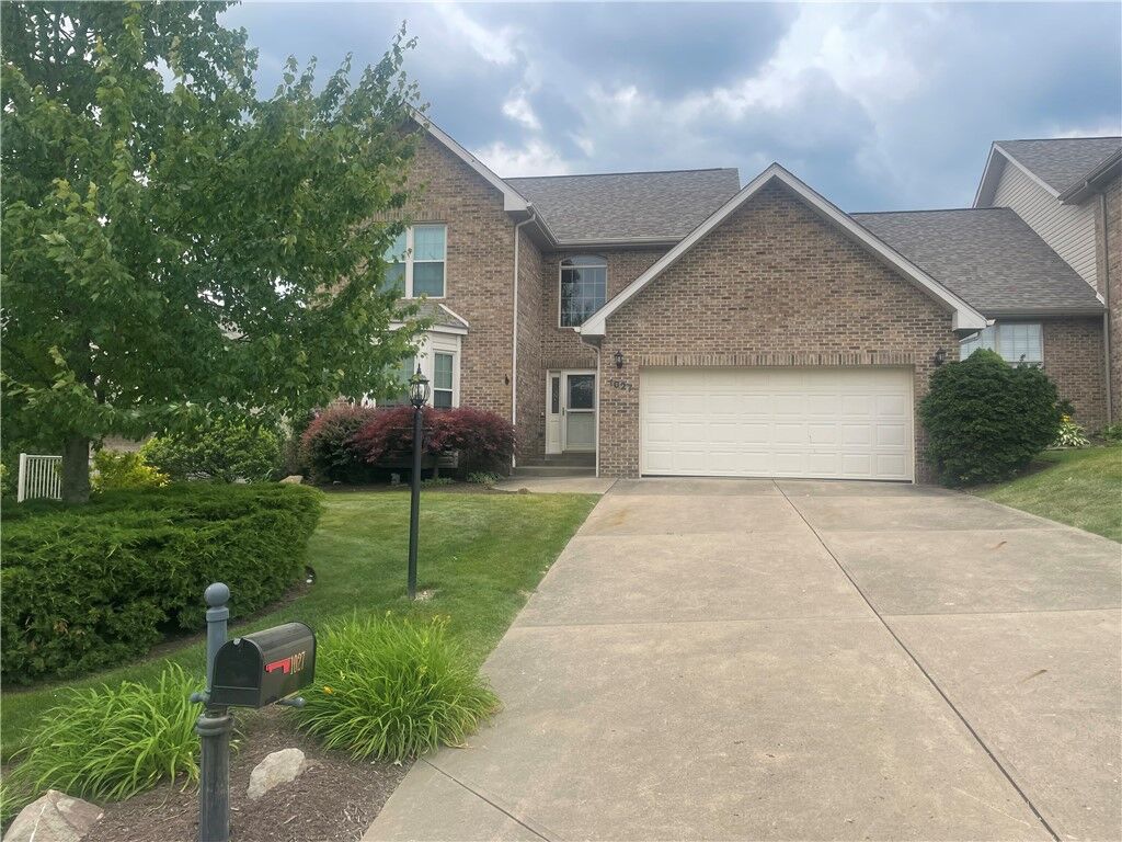 Property Photo: 1027 Blackthorne Dr A PA 15644