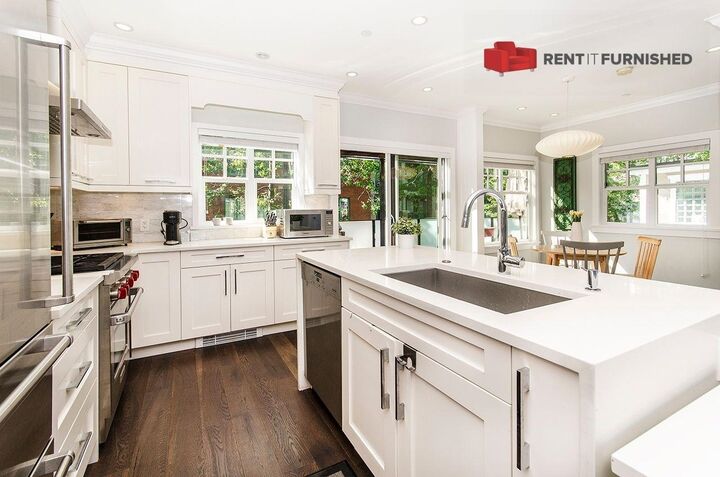Property Photo:  930 W 15th Avenue  BC V5Z 1R9 