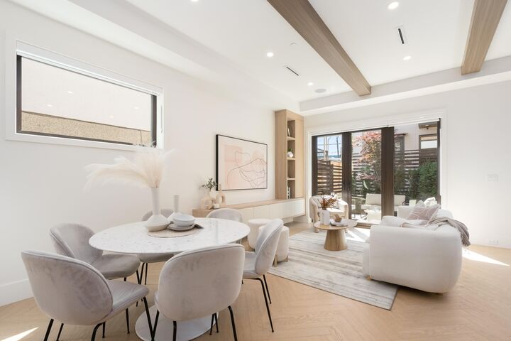 Property Photo: 3391 Victoria Drive 2 BC V5N 4M3