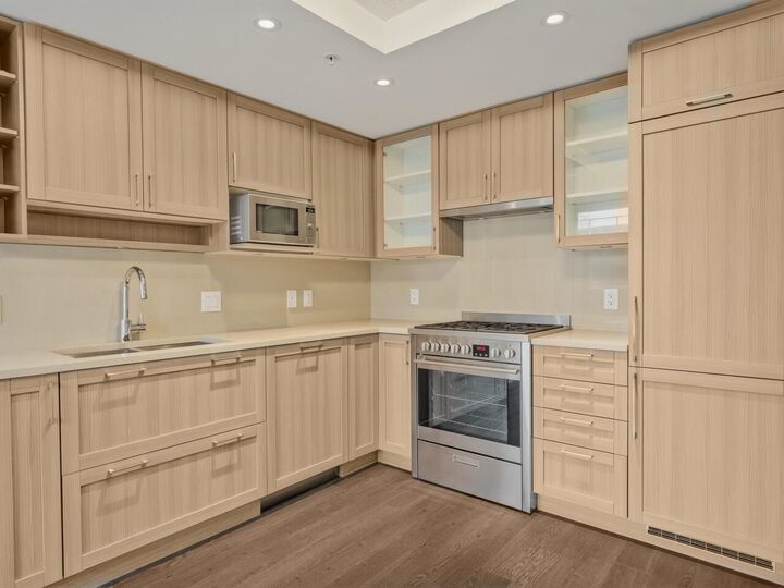 Property Photo: 5665 Boundary Road 622 BC V5R 0E4