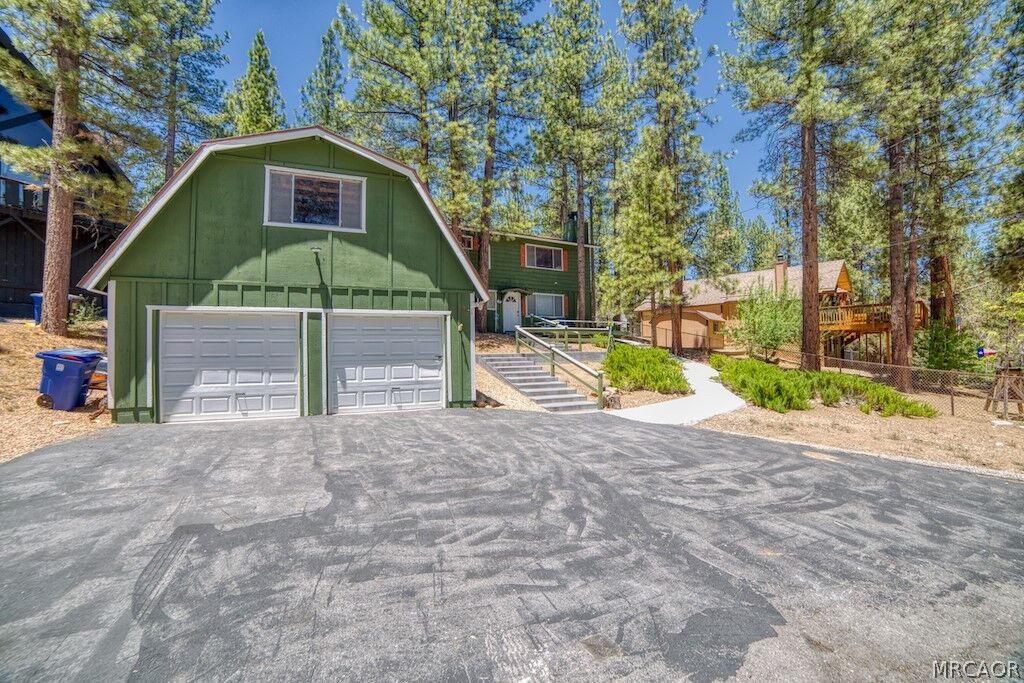 Property Photo:  489 Hillen Dale Drive  CA 92314 