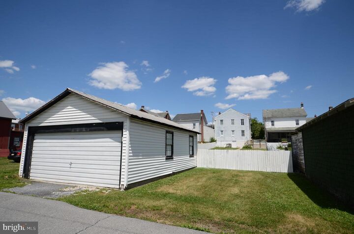 Property Photo:  2123 Main Street  PA 19541 