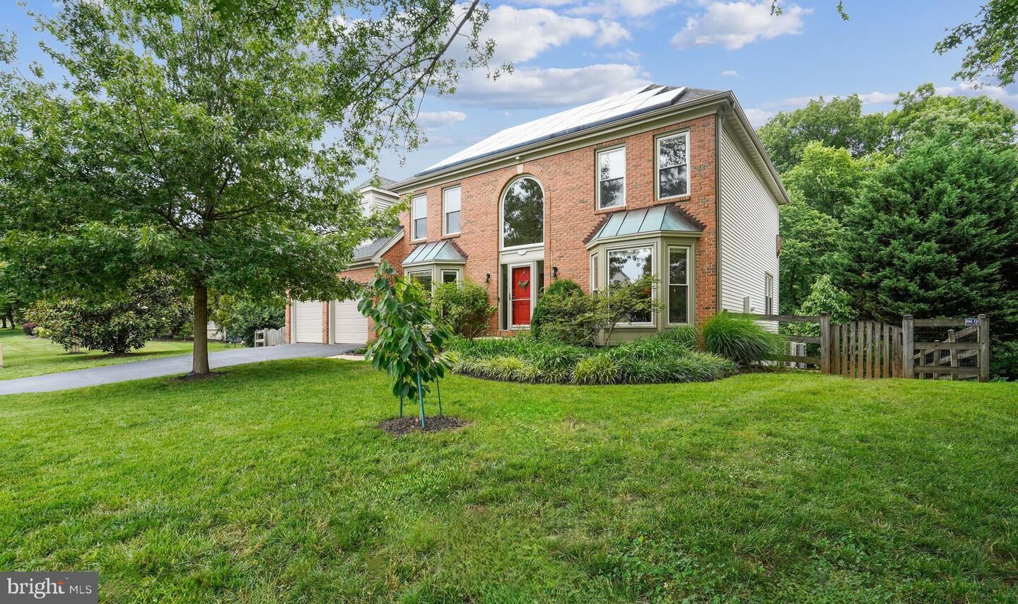 Property Photo: 676 Old Hunt Way VA 20170
