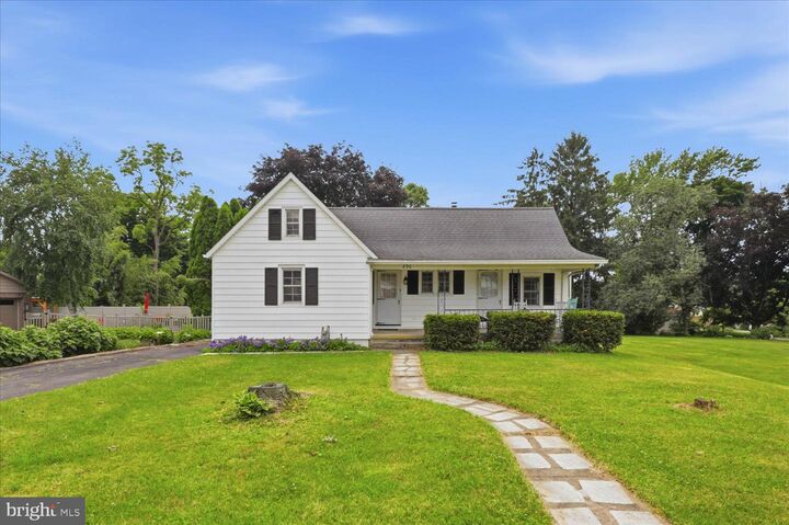 Property Photo:  890 Melrose Lane  PA 17402 