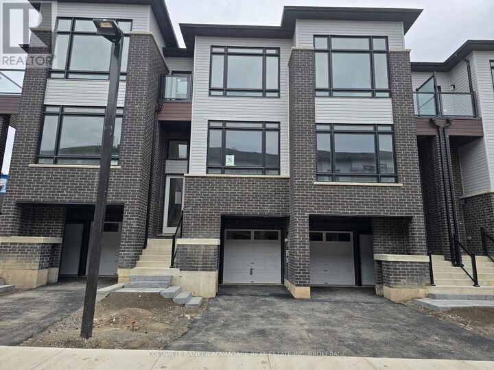 Property Photo:  27 Sidney Rose Common 26  ON L2T 2K1 