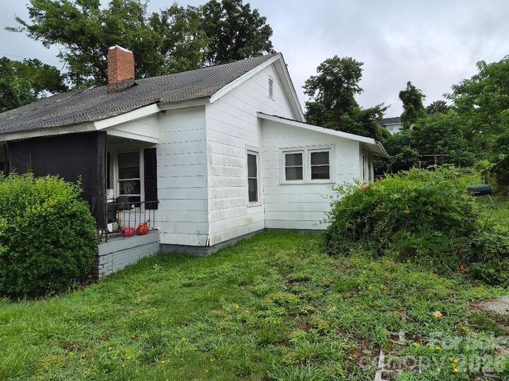 Property Photo:  6 Hampton Street  SC 29055 