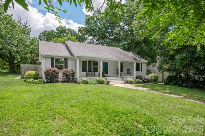 Property Photo:  5201 Glenham Drive  NC 28210 