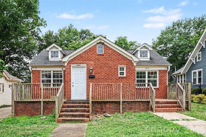 Property Photo: 2518 E 7th Street NC 28204