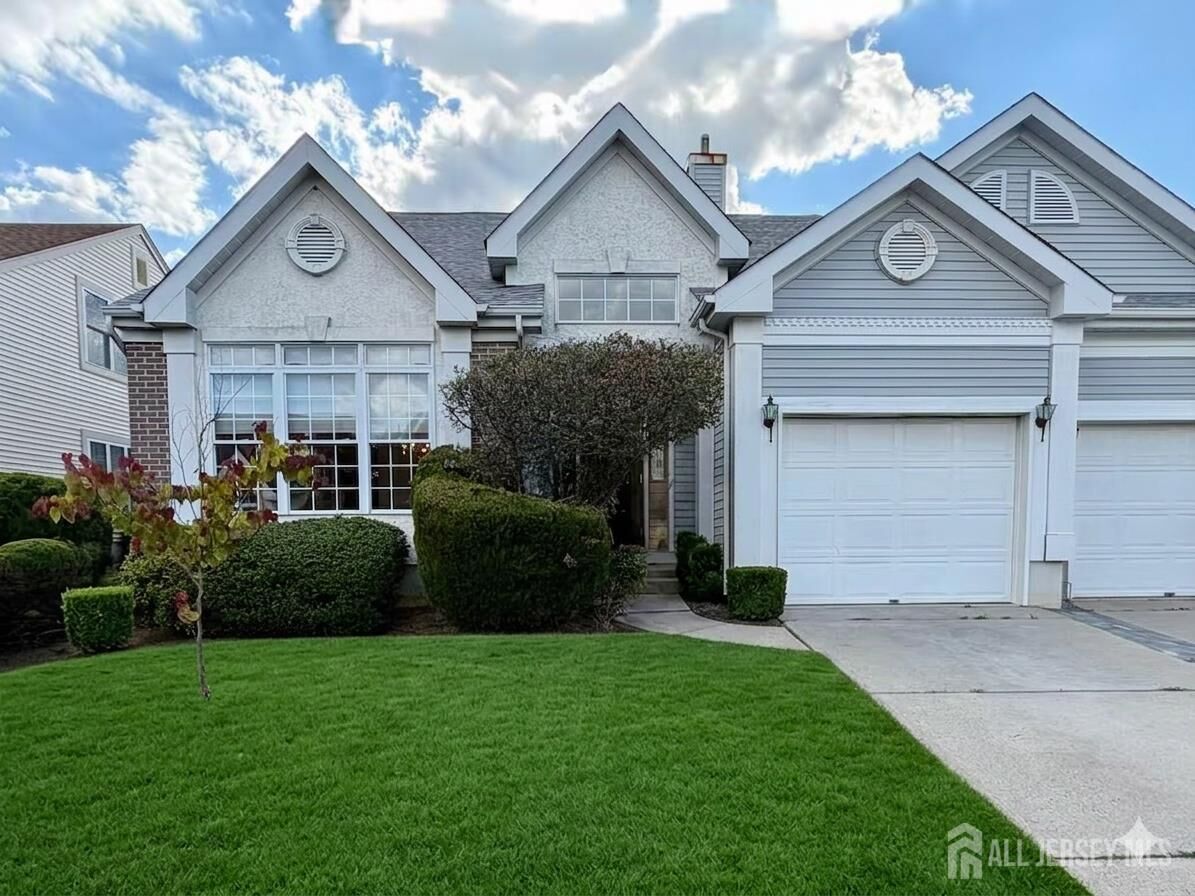 Property Photo:  23 Severn Way  NJ 08831 
