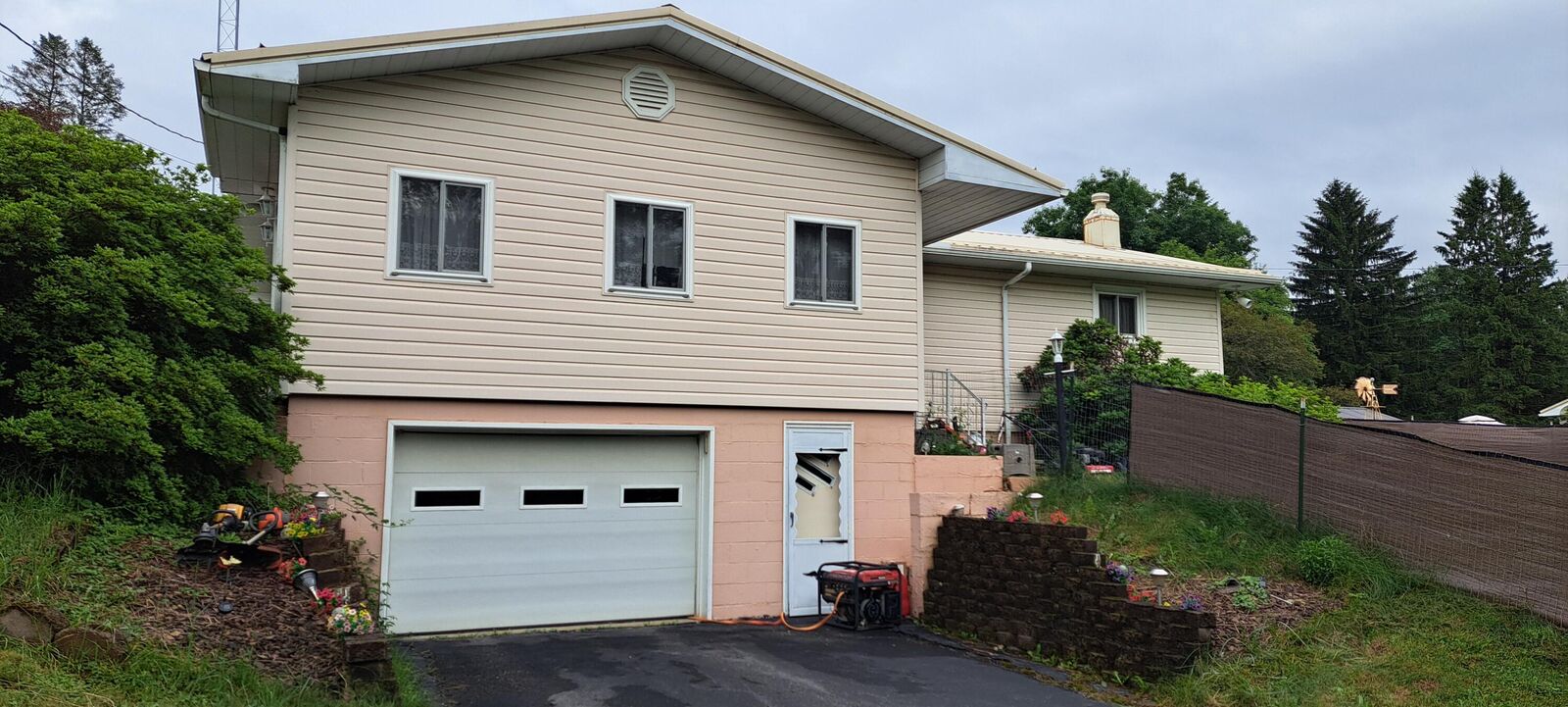 Property Photo: 830 Bells Mills Cloe Rd PA 15767