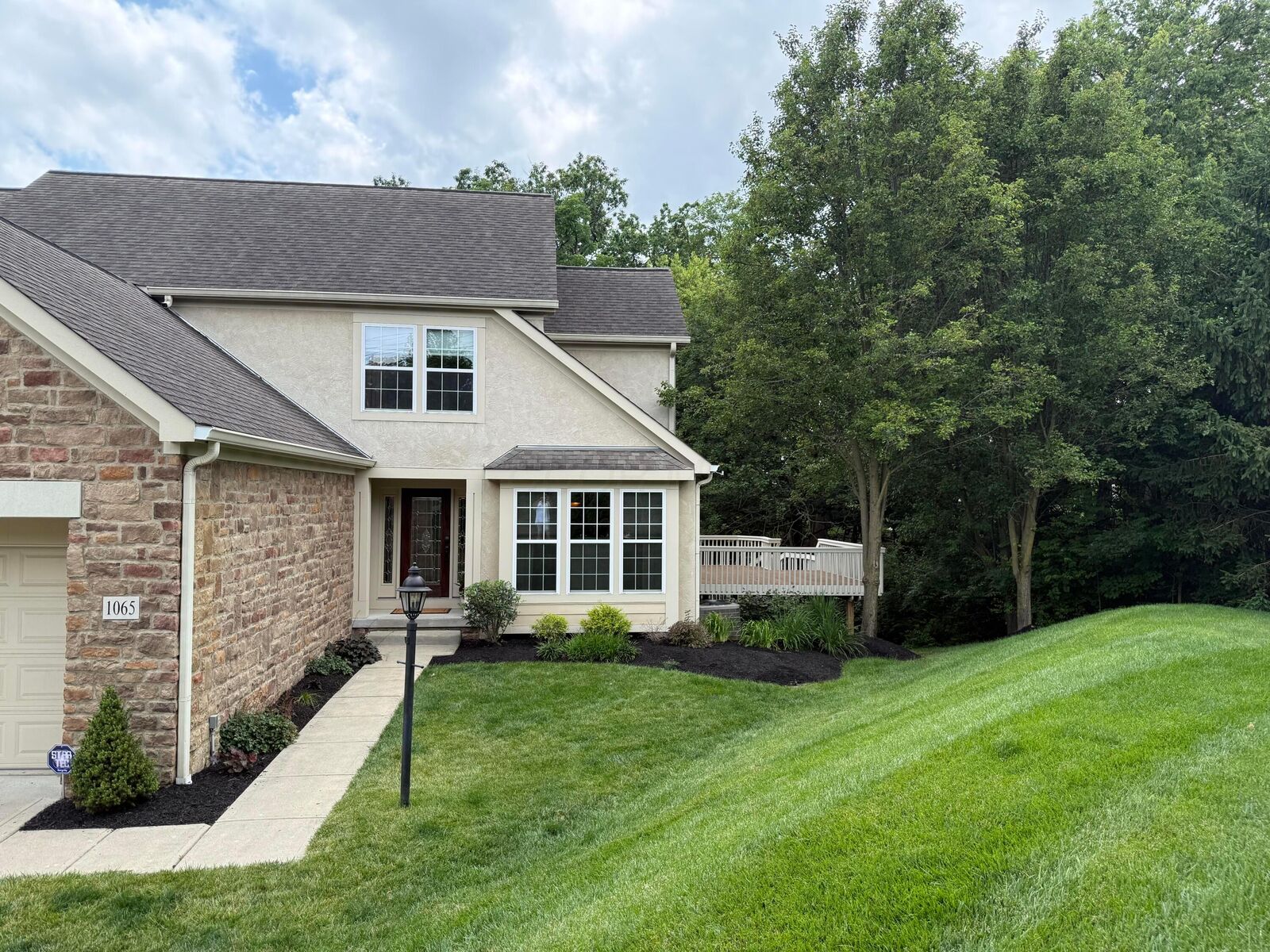 Property Photo:  1065 Bluff Vista Drive  OH 43235 