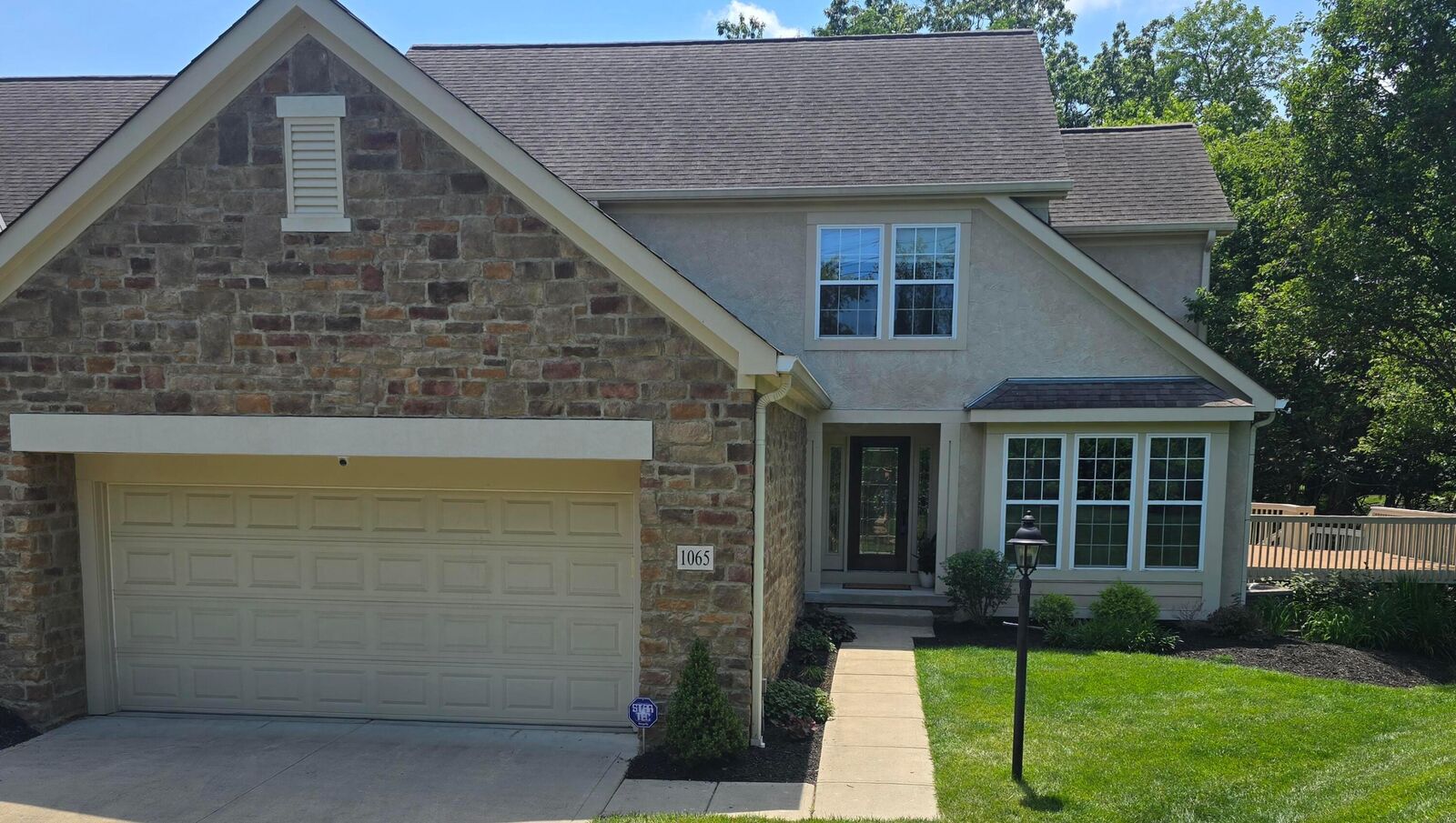 Property Photo:  1065 Bluff Vista Drive  OH 43235 