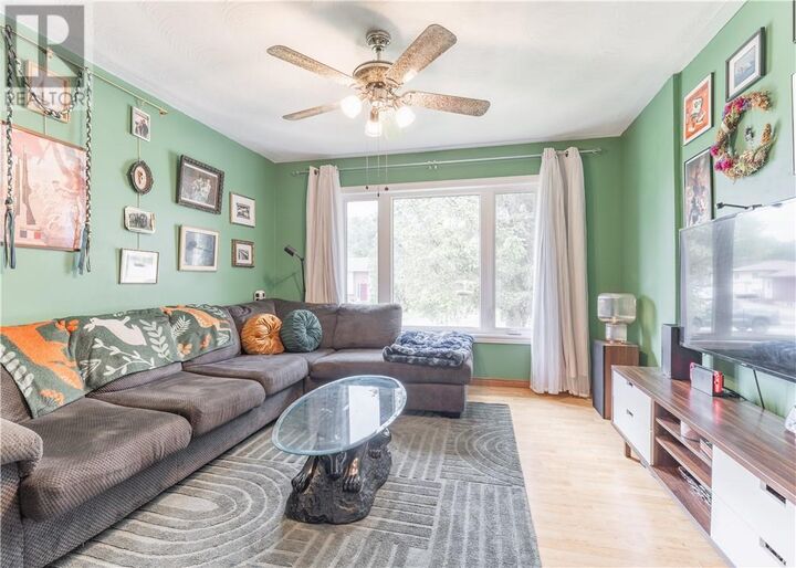 Property Photo: 3877 Macmillan Drive ON P3N 1H9