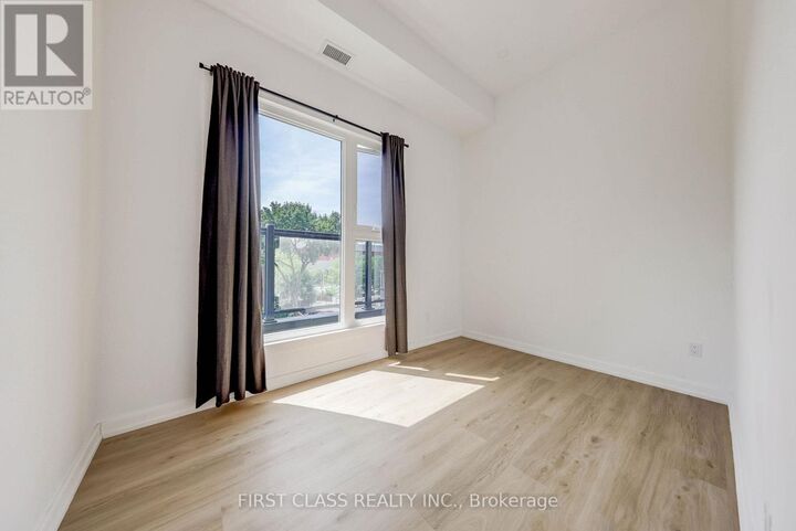 Property Photo:  364 Huron Street 301  ON M5S 2G4 