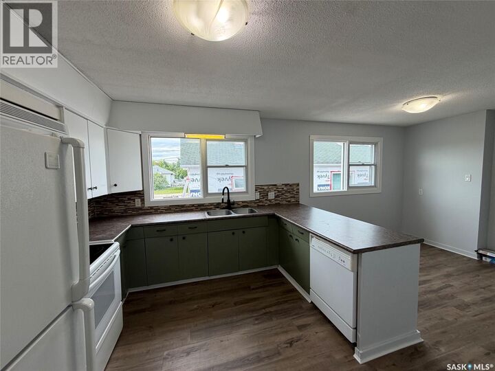 Property Photo:  118 Hudson Street  SK S0E 0Y0 