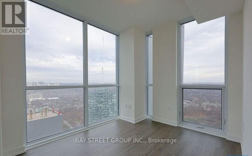 Property Photo:  1 Yorkville Avenue 4008  ON M4W 0B1 