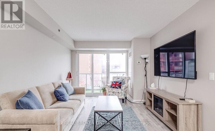Property Photo: 35 Saranac Boulevard 225 ON M6A 2G4