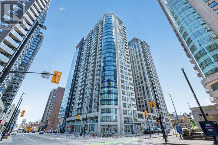 Property Photo:  242 Rideau Street 2505  ON K1N 0B7 