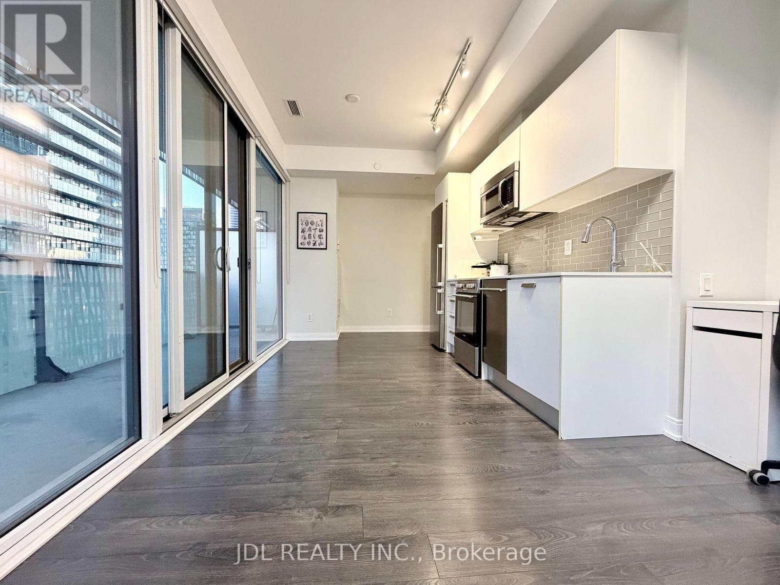 Property Photo:  42 Charles Street East 2002  ON M4Y 1N3 