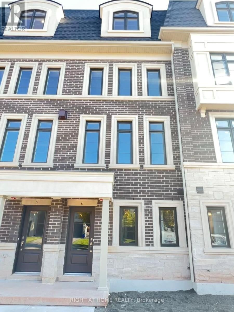 Property Photo: 2123 Lillykin Street Unit#6 ON L6H 8A5