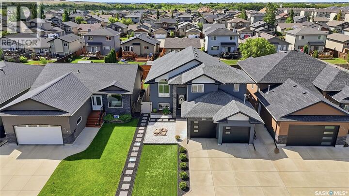 Property Photo:  212 Glenwood Terrace  SK S0K 0A2 