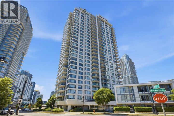 Property Photo: 570 Emerson Street 3004 BC V3J 0G3