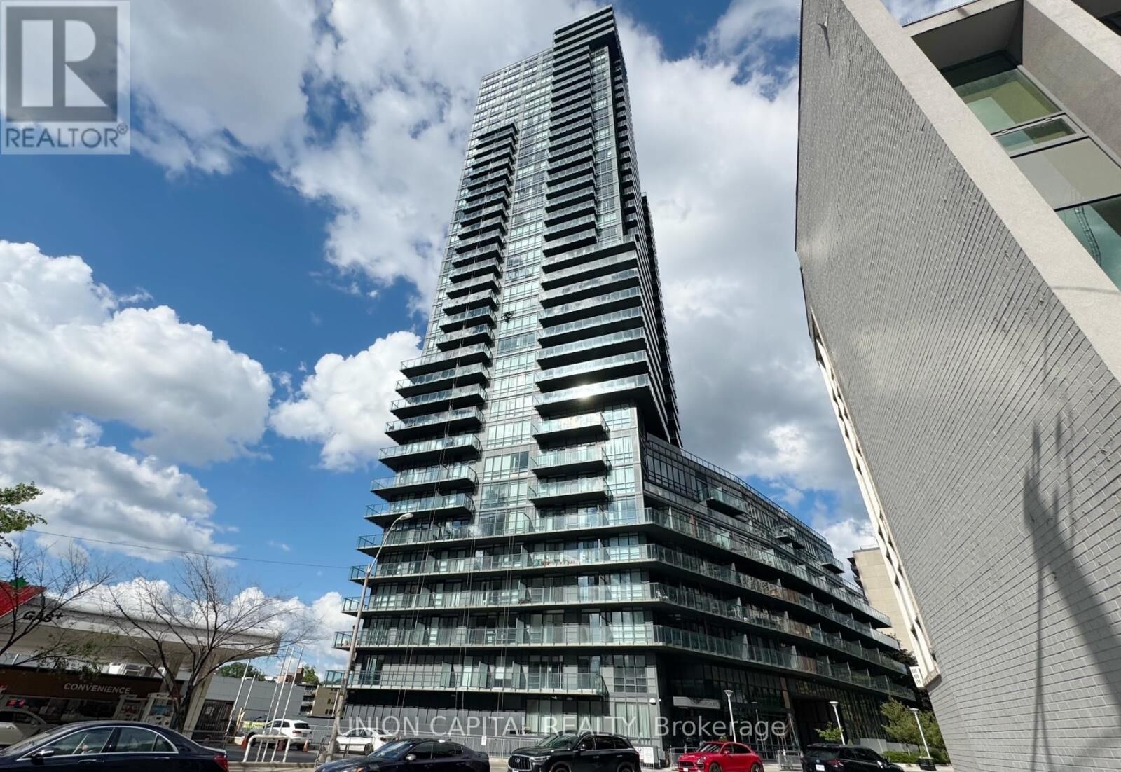Property Photo:  825 Church Street 312  ON M4W 3Z4 