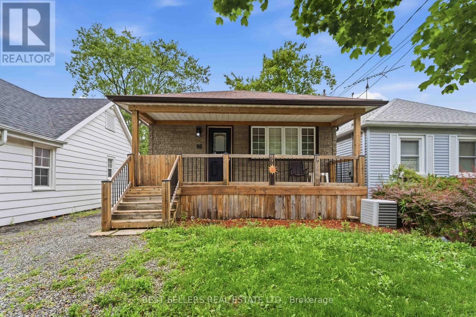 Property Photo: 88 Rykert Street ON L2S 1Z6