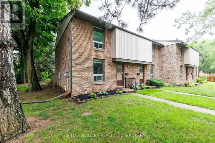 Property Photo: 302 Vine Street 37 ON L2M 7M6