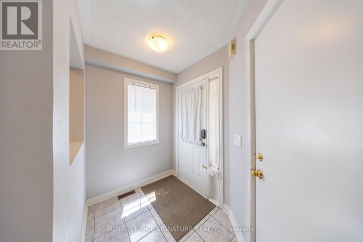 Property Photo: 2299 Yorktown Circle ON L5M 5Y1