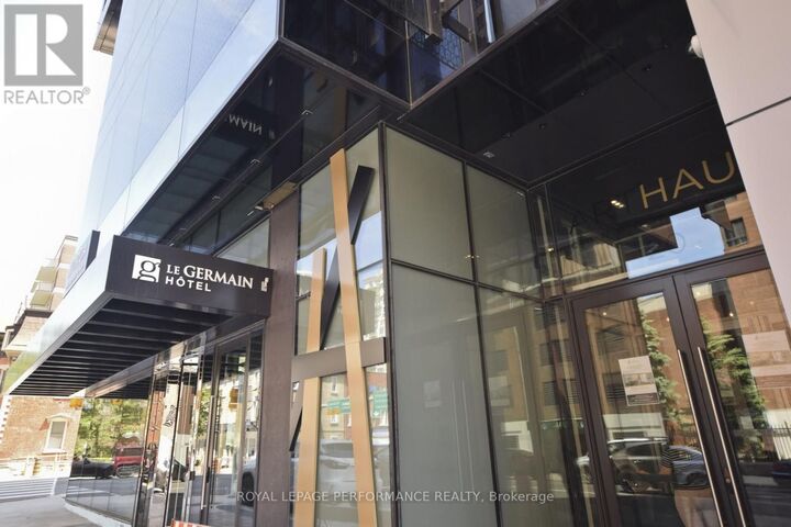 Property Photo: 20 Daly Avenue 2109 ON K1N 6E2