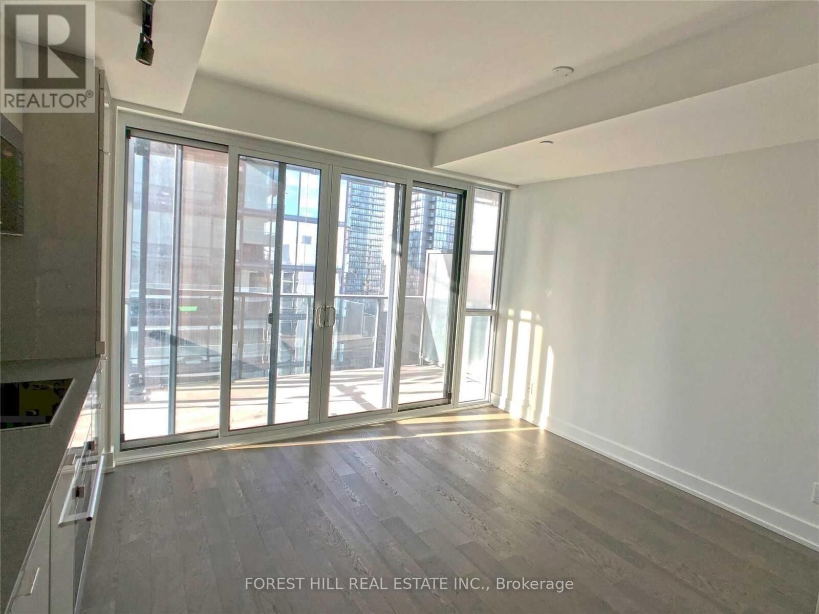 Property Photo:  7 Grenville Street 2702  ON M4Y 0E9 