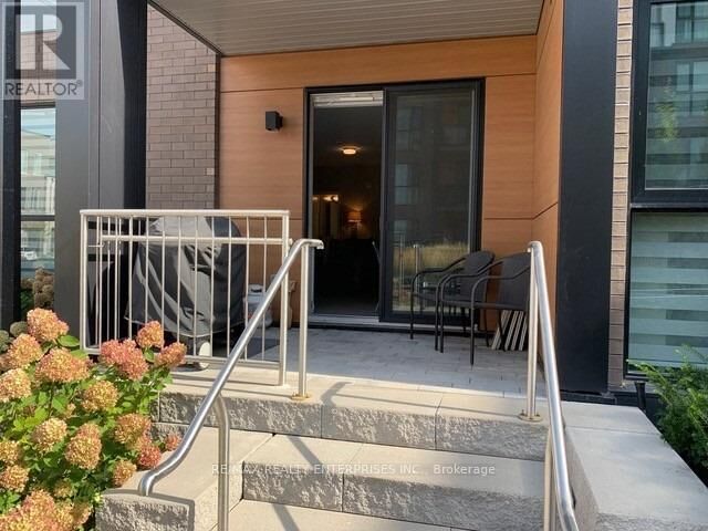 Property Photo: 210 Sabina Drive 111 ON L6H 0W6
