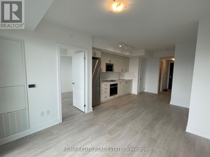 Property Photo:  2545 Simcoe Street North 2715  ON L1L 0W3 